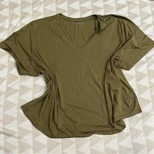 Universal standard vrex tee shirt olive green